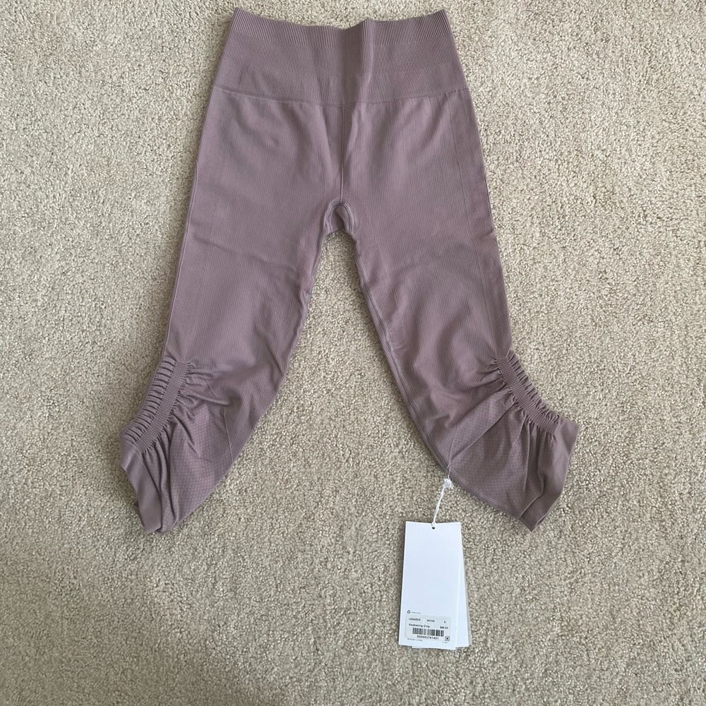 Lululemon Awakening Crop leggings New with tags